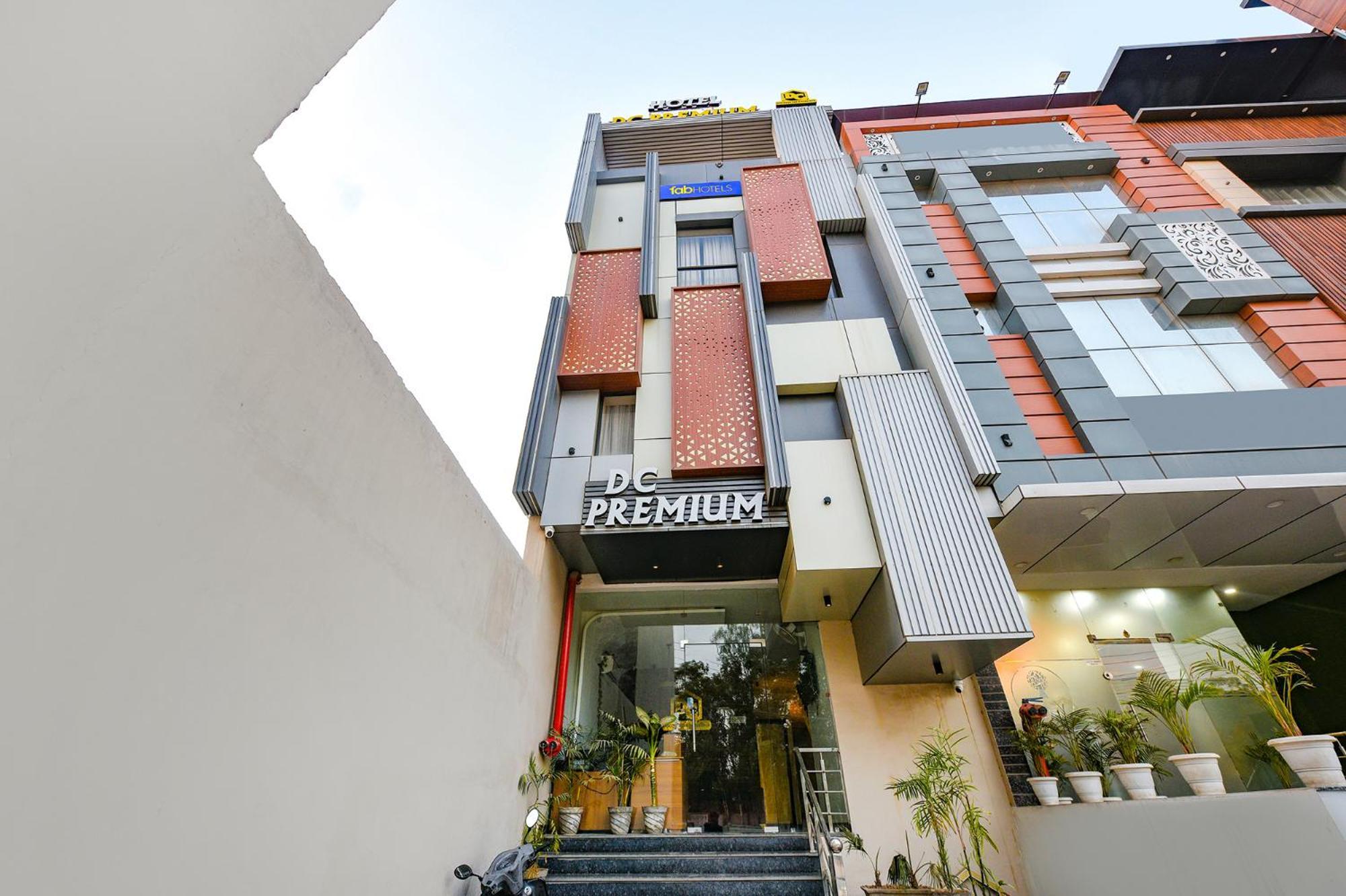 Fabhotel Dc Premium Zirakpur Exterior foto