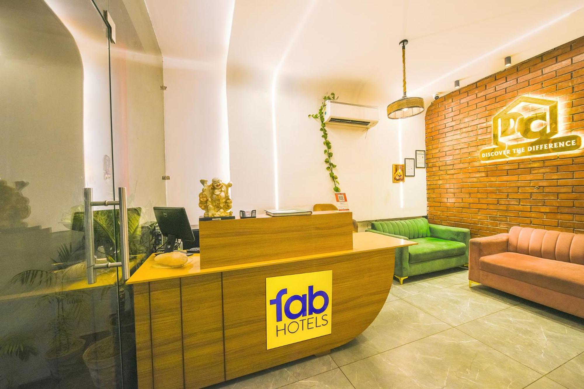 Fabhotel Dc Premium Zirakpur Exterior foto